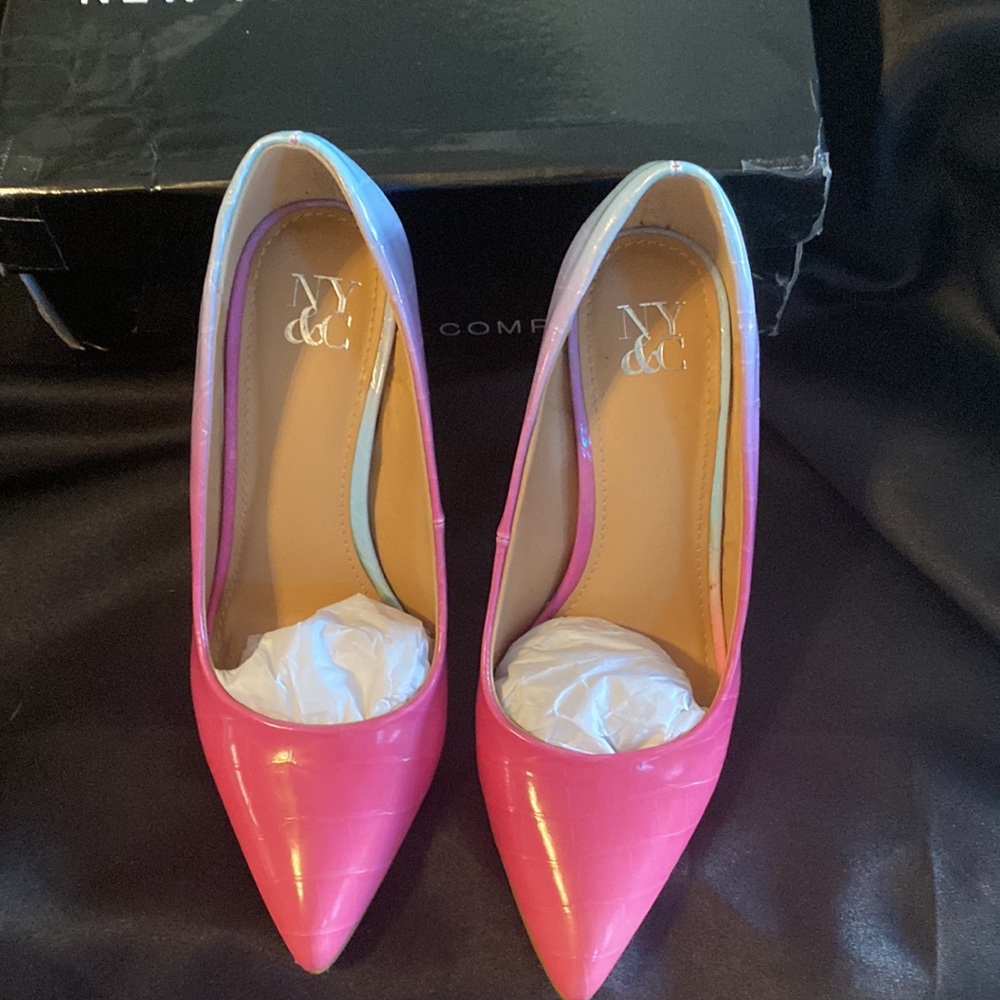 2 PRS SIZES 7	MY DELICIOUS SHOES ROSE COLOR & MADISON PUMP MULTI COLOR HEELS.